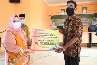Staf Ahli Kasmarni Bagikan Bantuan Masjid Serta Santunan Anak Yatim dan Kaum Dhu'afa