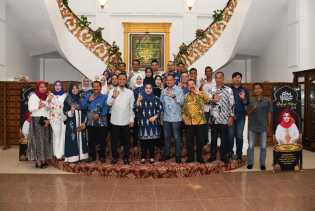 Penuh Keakraban, Bupati Kasmarni Terima Silaturahmi Ketua Demokrat Riau
