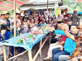 Kunjungi Desa Eks Transmigrasi, Wabup Bagus Santoso dan Manager PLN Bengkalis Pastikan Jaringan Listrik