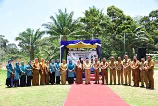 Camat Bukit Batu Resmi Buka Turnamen Sepak Bola Sungai Pakning Cup U-12