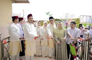 Bupati Kasmarni Dampingi Ustadz Abdul Somad Resmikan Masjid Al Wahhab Zaitun di Bathin Solapan