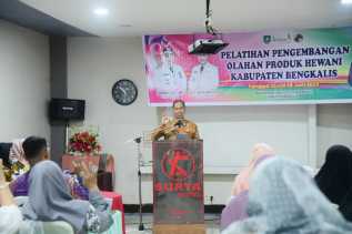 Bupati Kasmarni Buka Pelatihan Pengembangan Olahan Produk Hewani