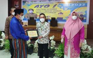 Tertinggi Capaian Vaksinasi Covid-19, Pemkab Bengkalis Terima Penghargaan 