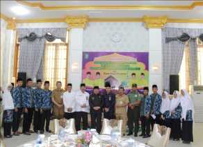 Bupati Bengkalis Resmi Melepas 11 Orang Ibadah Umroh 