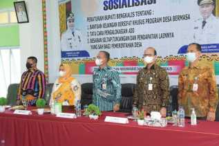 Bupati Bengkalis Wujudkan Bantuan Keuangan 1 Milyar 1 Desa BERMASA Guna Geliat Membangun Desa