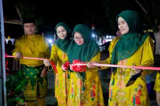 Resmikan 8 Stand Bazar MTQ Kecamatan Rupat Utara, Ketua TP-PKK Kabupaten Bengkalis Dorong UMKM dan Potensi Lokal Terus Berkembang