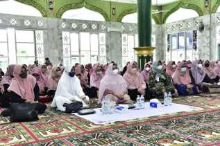 Bupati Kasmarni: Pendidik Harus Mampu Membentuk Anak Didik Berintegritas dan Berkarakter