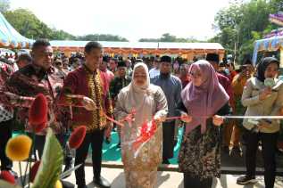 Peduli Pendidikan, Bupati Resmikan Penegerian 3 Sekolah di Rupat