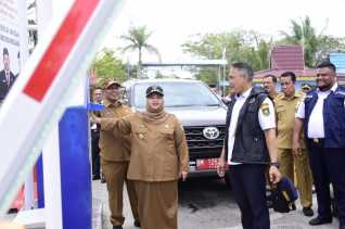 Bupati Kasmarni Tinjau Pelabuhan Roro Sungai Selari, Pantau Penerapan E-Ticketing dan Kantin Baru