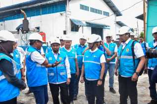 Dirut Distributor PLN Kunjungi PLTD Bengkalis, Wabup Harapkan Listrik Bawah Laut Segera Terealisasi