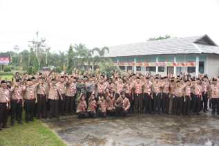Hujan Tak Padamkan Semangat Peserta Pramuka, Wabup Bagus Resmikan Perkemahan Akbar Darussalam