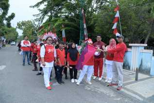 Meriahkan HUT Ke-78 RI, SDN 4 Gelar Jalan Santai Keluarga