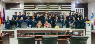 EC Com Gelar Seminar Public Speaking in English