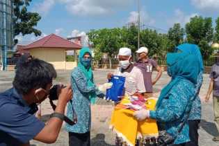 Bersama PKK Kecamatan Bengkalis, Babinda Koramil 01 Bagi 1.000 Masker