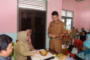 Hari Ini Plt Kadis Kominfotik Ikut Lomba Memasak Nasi Goreng HUT DWP 