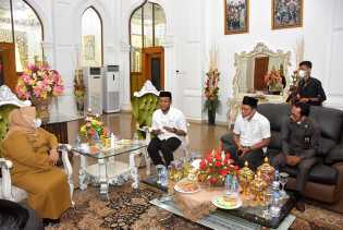 Bupati Kasmarni Dukung Pelaksanaan Grand Maulid Sholawat Darat dan Laut