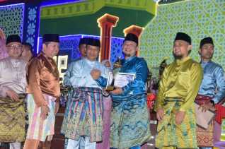 Kec. Mandau Terbaik I, Borong Piala Pawai Ta'aruf dan Stand Bazar MTQ ke-50 Kab. Bengkalis