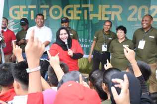 Hadir di Tengah Keluarga Besar PT BMS, Bupati Kasmarni Jadi Motivator: Ayo Bangkit dan Terus Berinovasi