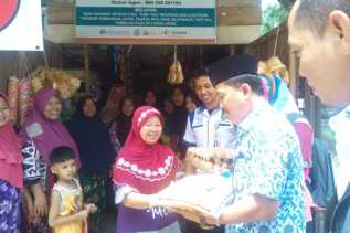 Camat Talang Muandau Serahkan KKS dan PKH di Desa Beringin dan Penaso