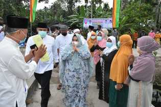 Pererat Silaturahmi, Bupati Kasmarni Buka Puasa Bersama Masyarakat Teluk Papal