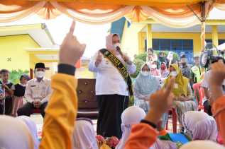 Buka Geram Ceting, Bupati Kasmarni Ajak Sosialisasikan Pentingnya Konsumsi Pangan B2SA