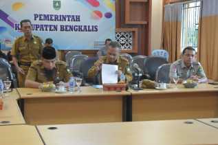 Bupati Bengkalis Ikuti Rapat Percepatan Pembentukan Koperasi Desa Merah Putih Secara Zoom