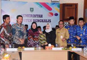Gelar Exit Meeting LKPD 2025, Kasmarni Tegaskan Kepala PD Bengkalis Terus tingkat Kepatuhan dan Tertib Administrasi Pengelolaan Keuangan Daerah