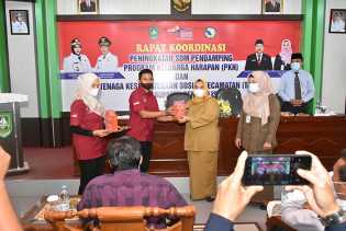 Bupati Kasmarni Minta PKH dan TKSK Optimalkan Pemutakhiran Data KPM