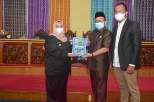 Bupati Kasmarni Sampaikan LKPJ Tahun Anggaran 2021 ke DPRD Bengkalis