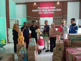 Dinsos Bengkalis Salurkan Sumbangan ASN dan Non ASN Riau ke Korban Banjir di Siak Kecil