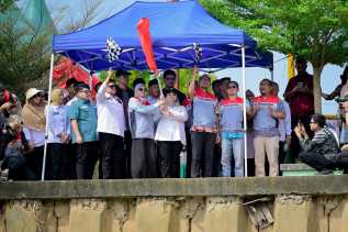 Bupati Bengkalis Buka Festival Kemerdekaan dan Pacu Sampan Desa Wisata Balai Pungut