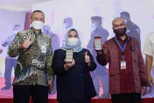 Aplikasi Qris Dilaunching, Bupati Kasmarni Sebut Sistem Ini Mudahkan Masyarakat Membayar Pajak