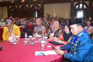 Bupati Bengkalis Hadiri Penghargaan SPM Awards 2023