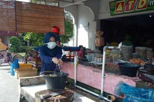 Penuhi Imbauan Pemerintah, Salah Satu Toko di Bengkalis Sediakan Fasilitas Cuci Tangan untuk Pembeli