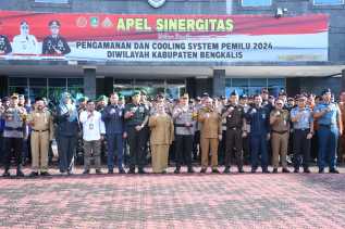Pimpin Apel Sinergitas Pengamanan dan Cooling System Pemilu 2024. Bupati Kasmarni Minta Seluruh Komponen Suskeskan Pemilu Aman dan Damai 