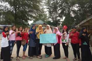 Fanrut Adakan World Clean Day di Pantai Lapin