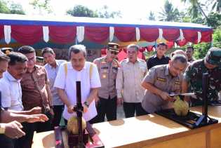 Gubri Syamsuar Hadiri Gebyar Makan Durian Bantan