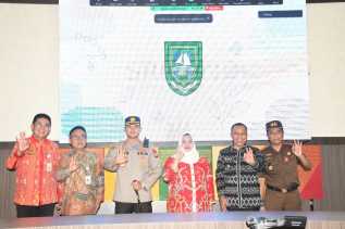 Tingkatkan Efektivitas Pengelolaan Arsip, Bupati Kasmarni Luncurkan Aplikasi Srikandi 