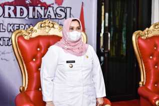 Secara Virtual, Bupati Kasmarni Ikuti Rakor Bersama Presiden RI