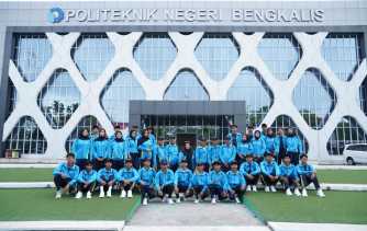 Polbeng Lepas 30 Atlet Menuju PORSENI Politeknik XV di Politeknik Negeri Medan