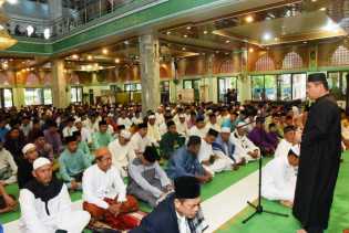 Bupati Amril Shalat Ied di Masjid Agung Istiqomah Bengkalis