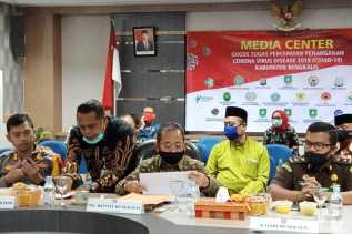 Laporkan Hasil Evaluasi PSBB, H Bustami HY Ikuti Telekonferensi Bersama Gubri H Syamsuar
