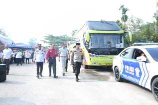 Bersama Kapolres, Bupati Bengkalis Berangkatkan 249 Peserta Mudik Gratis