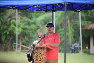 Bupati Kasmarni Apresiasi Turnamen Sepakbola Desa Meskom Cup II, Gunakan Dana Bermasa