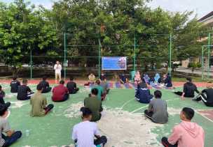 Polbeng Rintis Kampung Inggris di Rusunawa, Mahasiswa Siap jadi Agen Perubahan dan Pembelajar