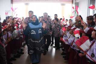 Tingkatkan Kualitas Pendidikan, Bupati Kasmarni Resmikan Gedung SD Sekolah TK dan SD Paramita Maitreya Duri