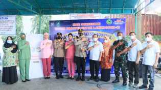 Kapolres Bengkalis Tinjau dan Laksanakan Vaksin Booster di Vaksin Center Kompak 