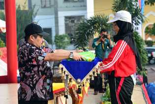 Dua Putra Terbaik Rupat Hari Ini Ikut Kibarkan Merah Putih HUT ke-73 RI di Bengkalis