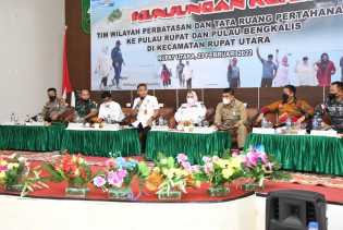 Bersama Tim Wilayah Perbatasan dan Tata Ruang Pertahanan Kemenko Polhukam, Bupati Dengarkan Keluh Kesah Nelayan Rupat Utara