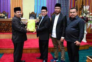  Bupati Amril Sampaikan Nota Keuangan dan Ranperda APBD 2020